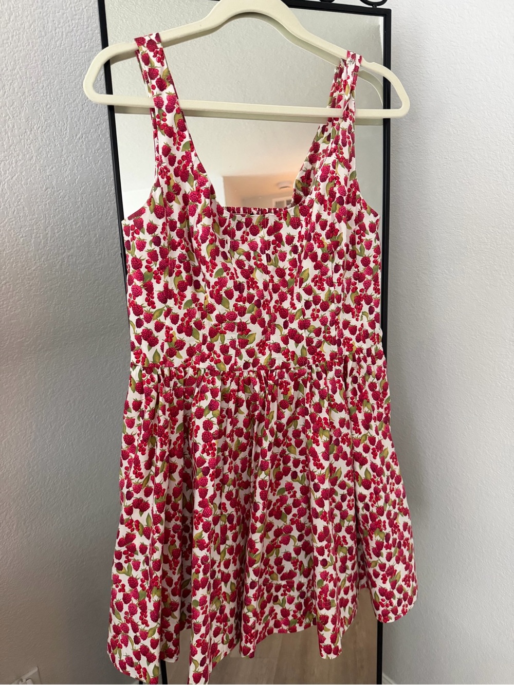 Mini dress in raspberry print - Picture 3 of 5